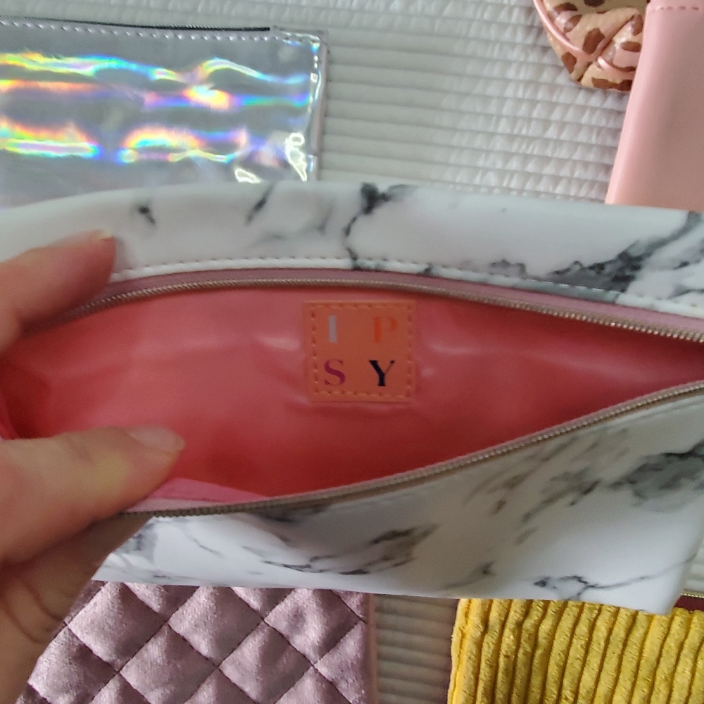 13 Ipsy Glam Bag Cosmetic Pouches Lot Zipped Zipper Empty Travel Lemon Hearts - Picture 9 of 11